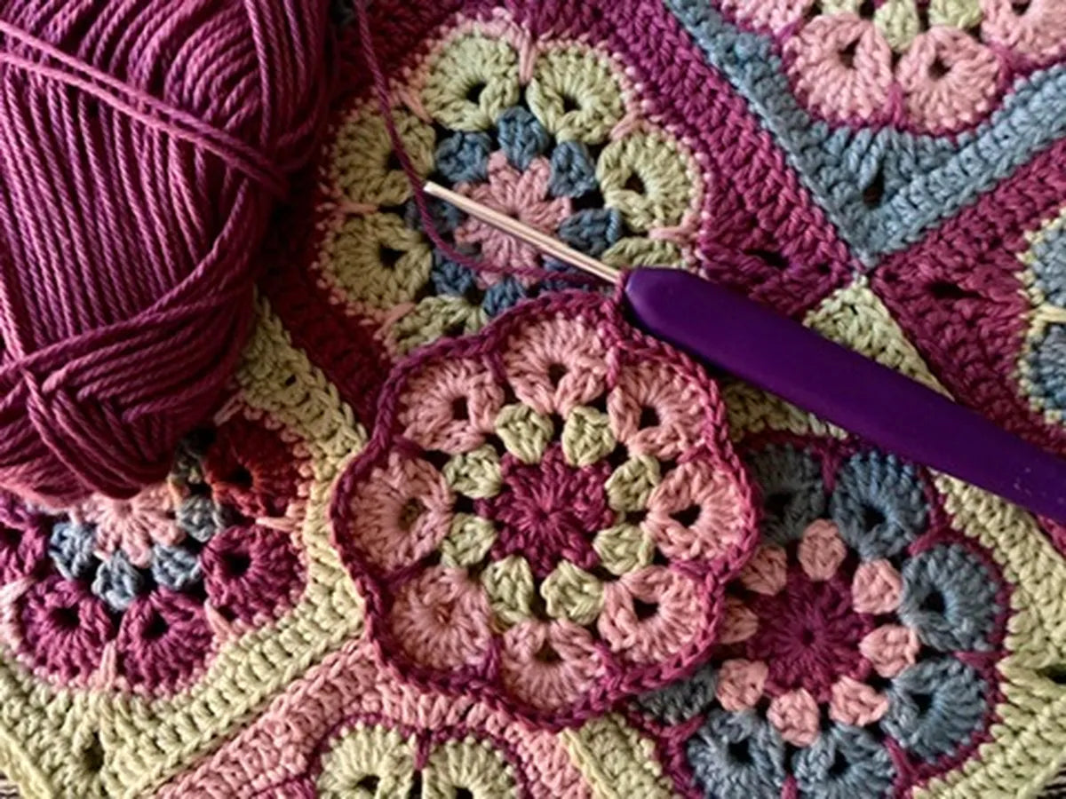 Kurs Häkeln für Anfänger: Deine erste eigene Granny-Square-Tasche! 03. & 10.09.2026