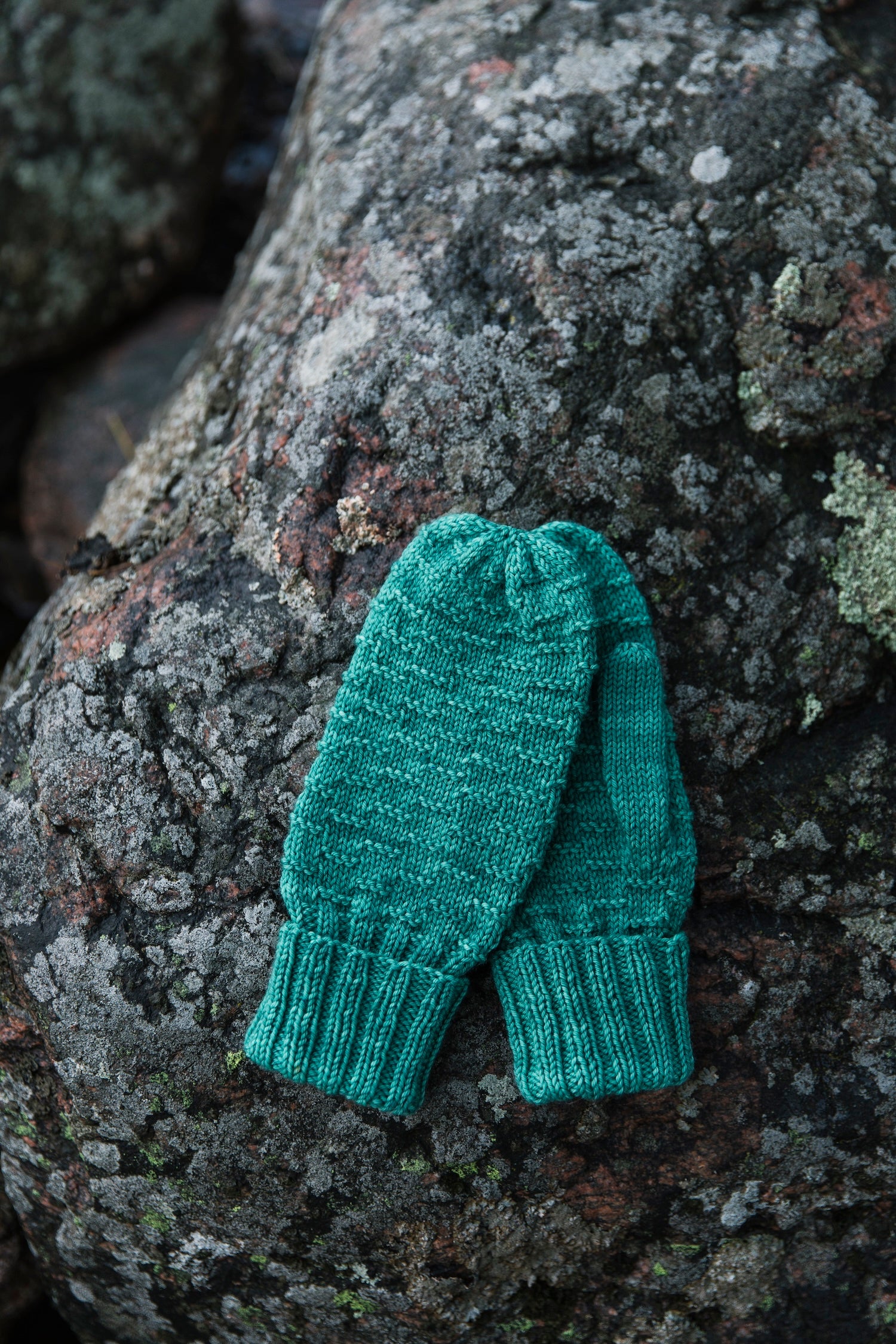 Soothing Stitches - Pauliina Kuunsola