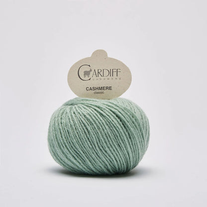 Knäuel Cardiff Cashmere classic in Farbe runner helles gün-blau
