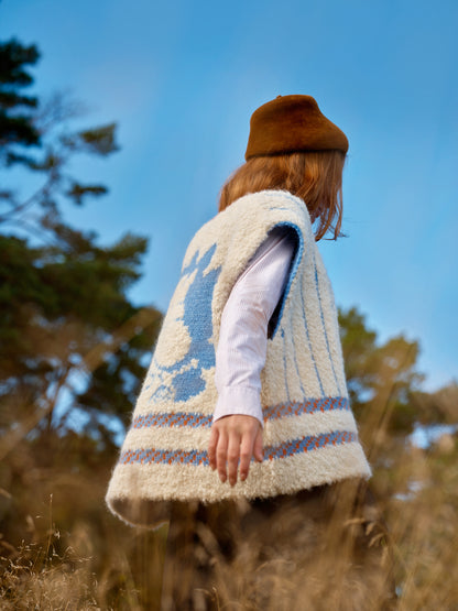 Oversized Strickweste mit Moomin und Streifendetails