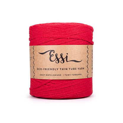 Knäuel des Garns Essi in Farbe Rot