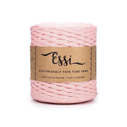 Knäuel des Garns Essi in Farbe Rosa