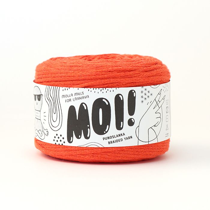 Ein Knäuel des Garns Moi von Lankava in Farbe Orange-Rot